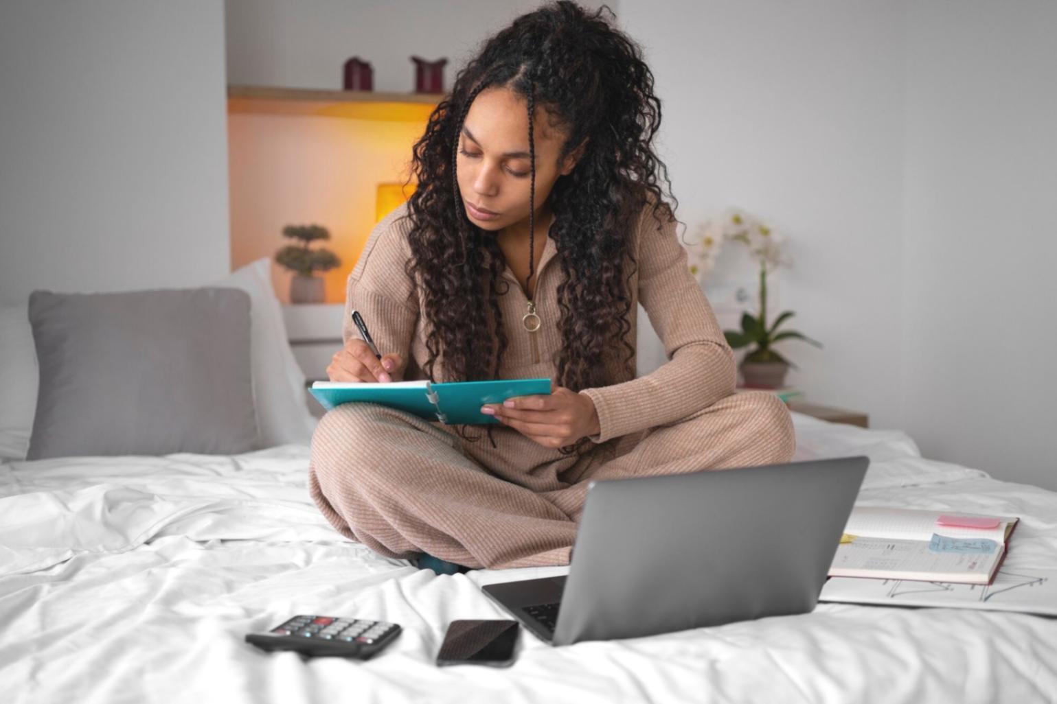 系統整合和API連接示意圖